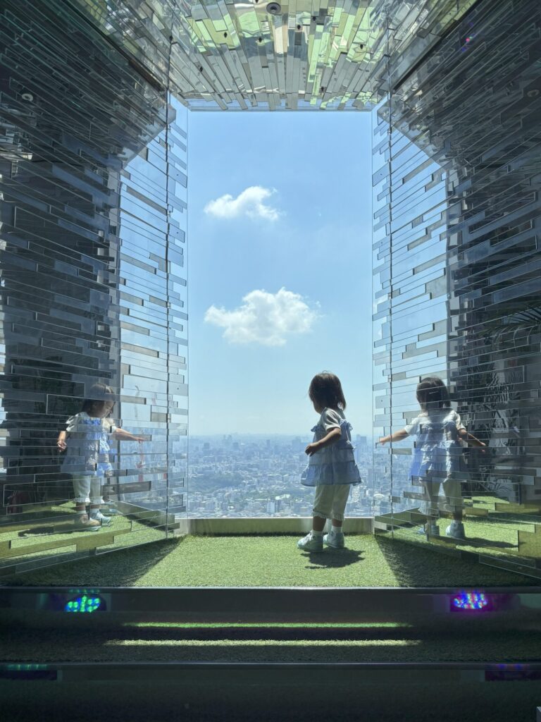 屋内コントラスト大スマホ元写真